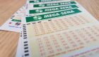 O apostador pode ir a uma lotérica ou apostar pelo site Loterias Online