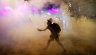 Polícia usou gás lacrimogêneo para dispersar manifestantes em Hong Kong