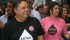 Anthony Garotinho e Rosinha Garotinho em passeata no Rio, em 2012