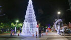 No cruzamento da Afonso Pena foi instalada uma árvore de Natal de 15 metros