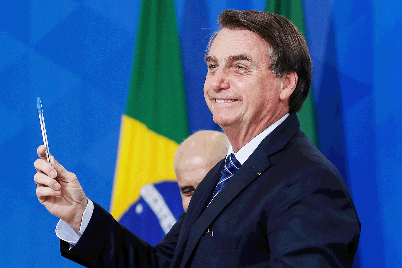 Decreto para proteção de pessoas que denunciam casos de corrupção e irregularidades no governo foi assinado por Jair Bolsonaro