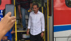 O prefeito Marquinhos Trad entregou ônibus na tarde desta segunda-feira