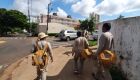 Agentes de saúde durante mapeamento nas ruas de Campo Grande