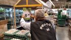 Procon-MS visita supermercados e apela por redução de preços