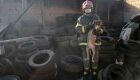 Corpo de Bombeiros resgata cachorro encurralado em incêndio