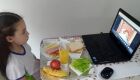 Escola do Sesi ensina sobre alimentação saudável com piquenique virtual