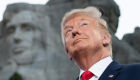 Presidente dos Estados Unidos (EUA), Donald Trump, em frente ao Monte Rushmore