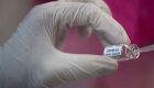 CoronaVac: Vacina chinesa contra covid-19 começa ser testada terça em SP