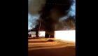 Vídeo: Incêndio em matagal atinge garagem e consome 4 ônibus