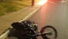 Adolescente de 14 anos perde o controle da moto ao tentar fugir Guarda Municipal