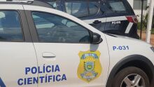 Polícia Civil e a Polícia Científica estiveram no local do achado de cadáver 