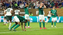 Jogadores do Palmeiras lamentam o segundo gol do Chelsea após falha de Weverton