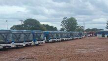 Ônibus estão nas garagens sem funcionar com a greve
