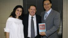 Claudia Arakaki Ishikawa,Paulo Tadeu e Carlos Ishikawa 