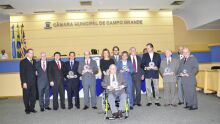 Bluma, Marcos Augusto, Lídio Lopes, Sérgio Assis, Fausto Mato Grosso, Marilene Coimbra, Ângelo, Wilson Oshiro, Juvêncio, Francisco Maia, Victor Eugênio, Aloísio Franco, Manuel Lacerda e, à frente, Moacir Scândola