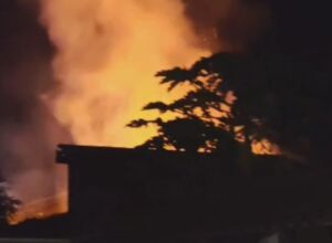 Incêndio foi registrado por outros moradores