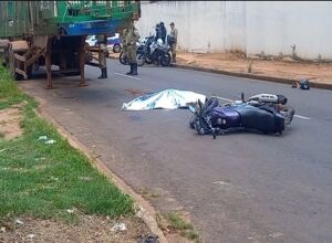 Motociclista sofreu uma fratura na face, les&otilde;es no t&oacute;rax e m&uacute;ltiplas escoria&ccedil;&otilde;es