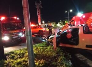 Acidente deixou estragos na rotat&oacute;ria