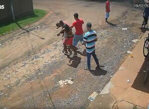 Agress&otilde;es aconteceram em frente a uma conveni&ecirc;ncia