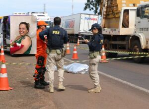 Elly acabou sendo atropelada pelo pr&oacute;prio ve&iacute;culo