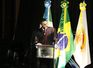 Rom&atilde;o tamb&eacute;m defendeu a valoriza&ccedil;&atilde;o da carreira