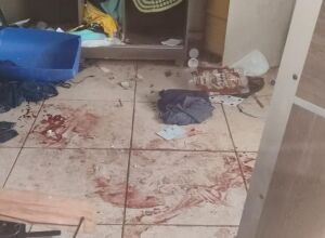 Marcas de sangue pelo local do crime
