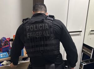 Pol&iacute;cia cumpriu diversos mandados