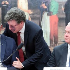 PEC pelo fim da escala 6x1 aguarda formação de comissão especial para avançar no Congresso