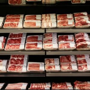Com cota chinesa, alta da carne já pesa nas gôndolas dos supermercados