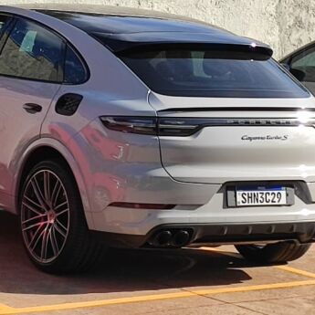 Porsche Cayenne S de Arthur Torres Rodrigues Navarro