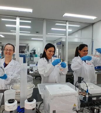 Nos testes laboratoriais s&atilde;o verificados mais de 80 par&acirc;metros de qualidade