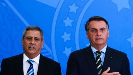 Ex-presidente Jair Bolsonaro com o ex-ministro general Walter Braga Netto