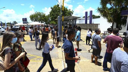Estudantes devem ficar atentos ao prazo da taxa do Enem