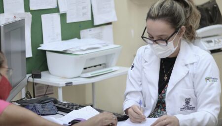 Prefeitura convoca médicos para reforçar atendimento nas unidades de saúde