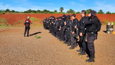 Policiais penais recebem treinamento avançado em serviços de escolta