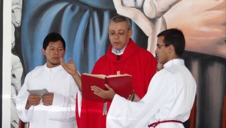 Renovação Carismática Católica realiza 3ª ação 'Abraço do Pai' neste sábado