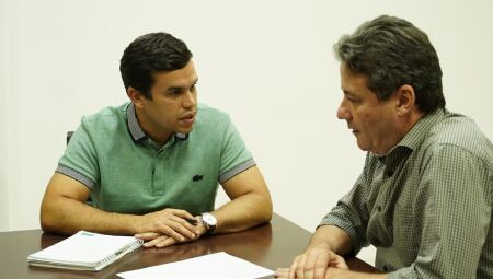 Deputado federal Beto Pereira e Mauricio Simões, secretário de Estado de Saúde