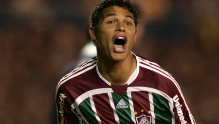 Thiago Silva comemora gol pelo Fluminense em 2008