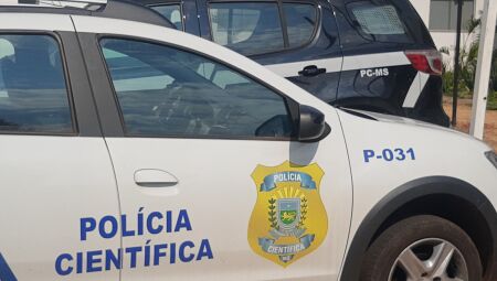 Polícia Civil e a Polícia Científica estiveram no local do acidente