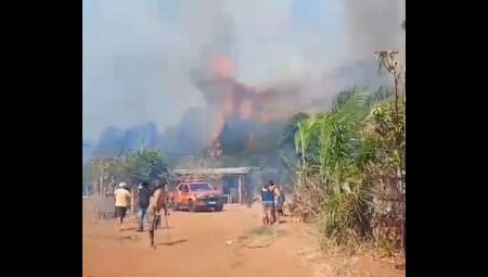 JD1TV: Fogo toma conta de mata na Aldeia Água Boa e assusta moradores