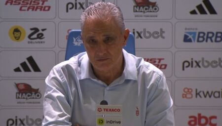 Técnico Tite durante coletiva de imprensa