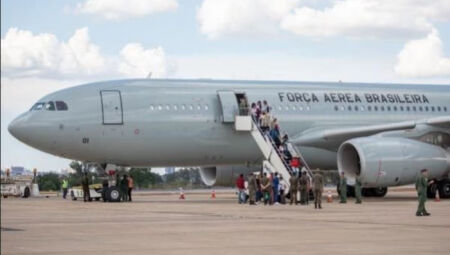 Aeronave com 2&ordm; grupo de repatriados do Líbano chega em Lisboa