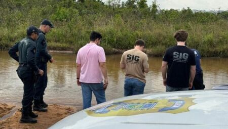 A vítima estava dentro da água quando foi localizada 