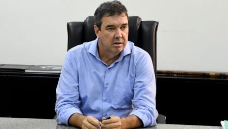 Governador Eduardo Riedel