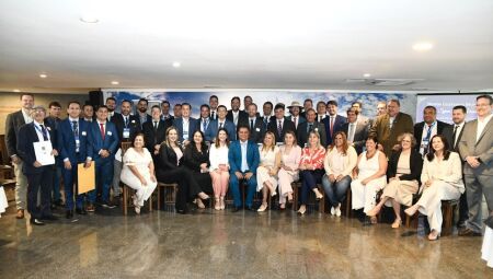 Nelsinho Trad recebe prefeitos eleitos em Brasília