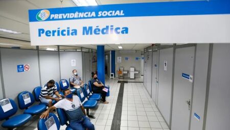 Portaria autoriza concurso para perito médico da Previdência Social 