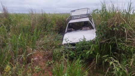 Motorista dorme ao volante e carro capota na MS-279