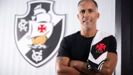 Vasco anuncia Felipe "Maestro" como técnico interino