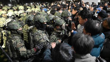 Após pressão popular, presidente da Coreia do Sul suspende lei marcial