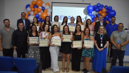 Mulheres são formadas em turma exclusiva para atuarem como eletricistas